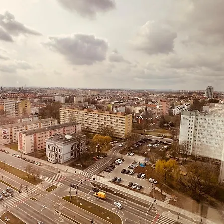 Hanza Tower Level Xv Signature 3*