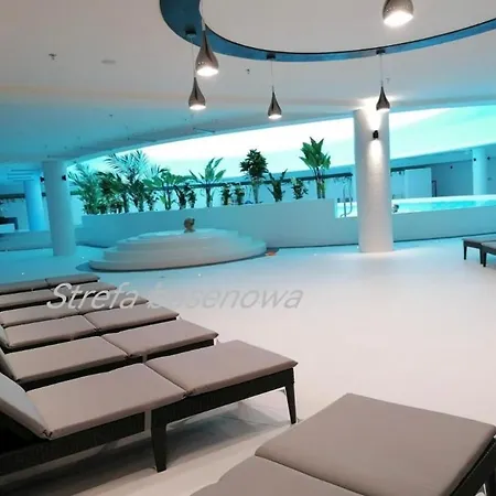 Hanza Tower Level Xv Signature 3*