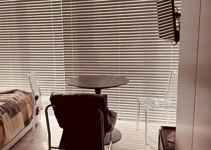 Hanza Tower Level Xv Signature 3*