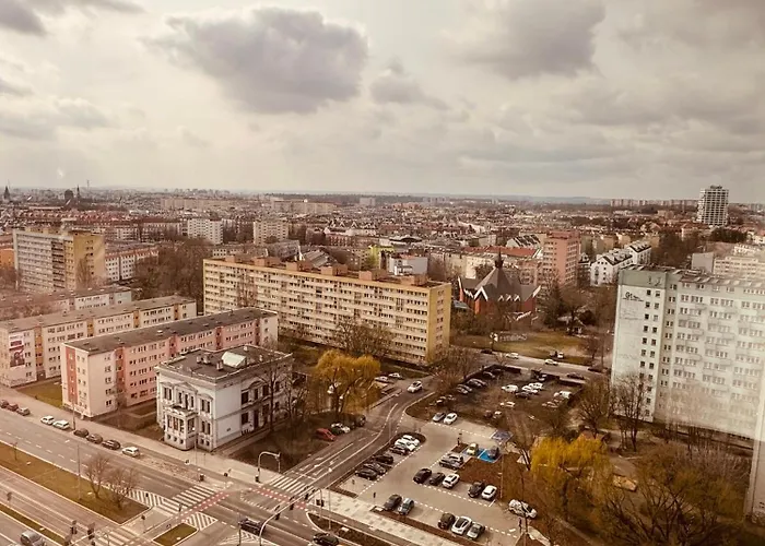 Hanza Tower Level Xv Signature 3*